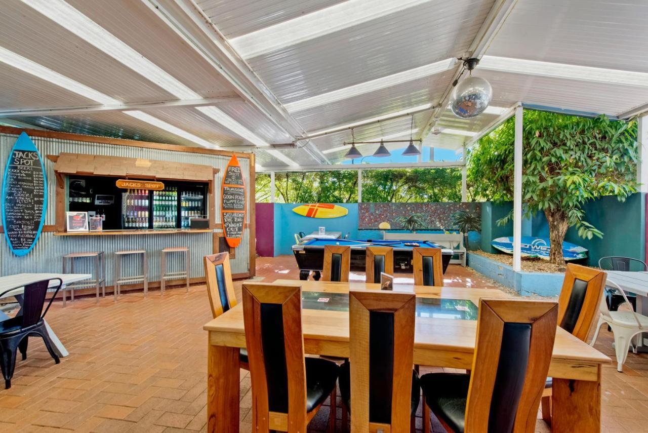 Aquarius Gold Coast Hostel Exterior photo
