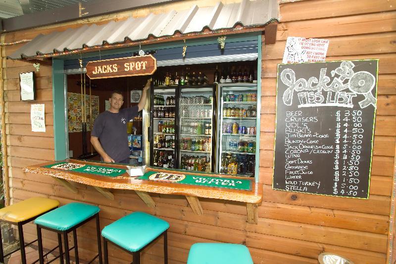 Aquarius Gold Coast Hostel Exterior photo